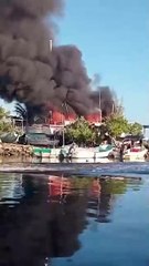 Reportan grave Incendio en puerto de abrigo de Dzilam de Bravo