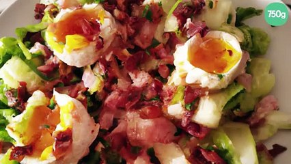Salade aux lardons et œuf poché