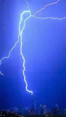 Impresionante tormenta eléctrica golpea Chicago (VIDEO)