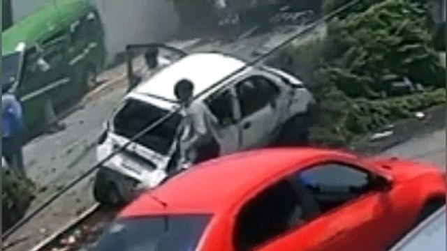 Se queda camión sin frenos, se lleva dos vehículos y deja cinco heridos (VIDEO)