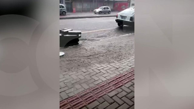 Comerciantes de Cascavel temem alagamentos na Avenida Carlos Gomes