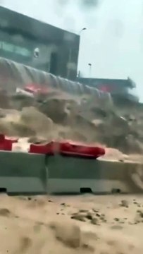 Lluvias provocan caos en Paseo de los Leones