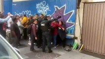 #VIDEO: Padres de familia se enfrentan a golpes afuera de escuela primaria