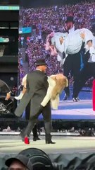 Travis Kelce sorprende a Taylor Swift en concierto de Londres