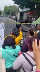 Padres cierran vialidad en Lindavista, exigen destitución por casos de bullying