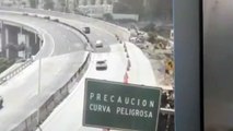 Así fue el momento en que tráiler cae de puente en autopista Saltillo-Monterrey