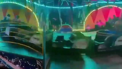 Desastre en feria: Falla en juego mecánico en Tabasco lanza a dos personas