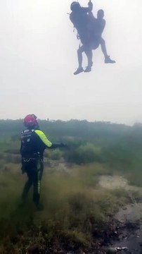 Rescatan a tres personas tras desbordamiento del río Ramos en Montemorelos