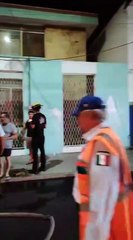 Se incendia auto estacionado en una cochera