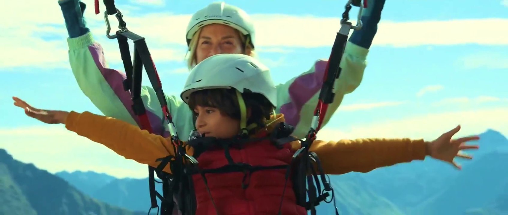 Belle and Sebastian: Next Generation - tandem paragliding