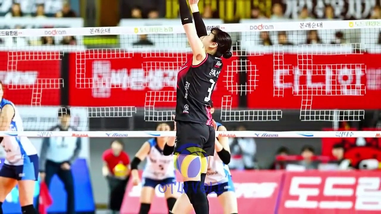 Media Korea Jagokan Megawati & Red Sparks! 😱 Menang Telak atas Hi-Pass, Kembali ke Peringkat 2? 🏐