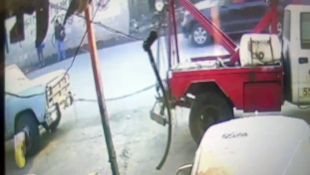 #VIDEO, dos personas fueron atropelladas en Iztapalapa y una de ellas murió