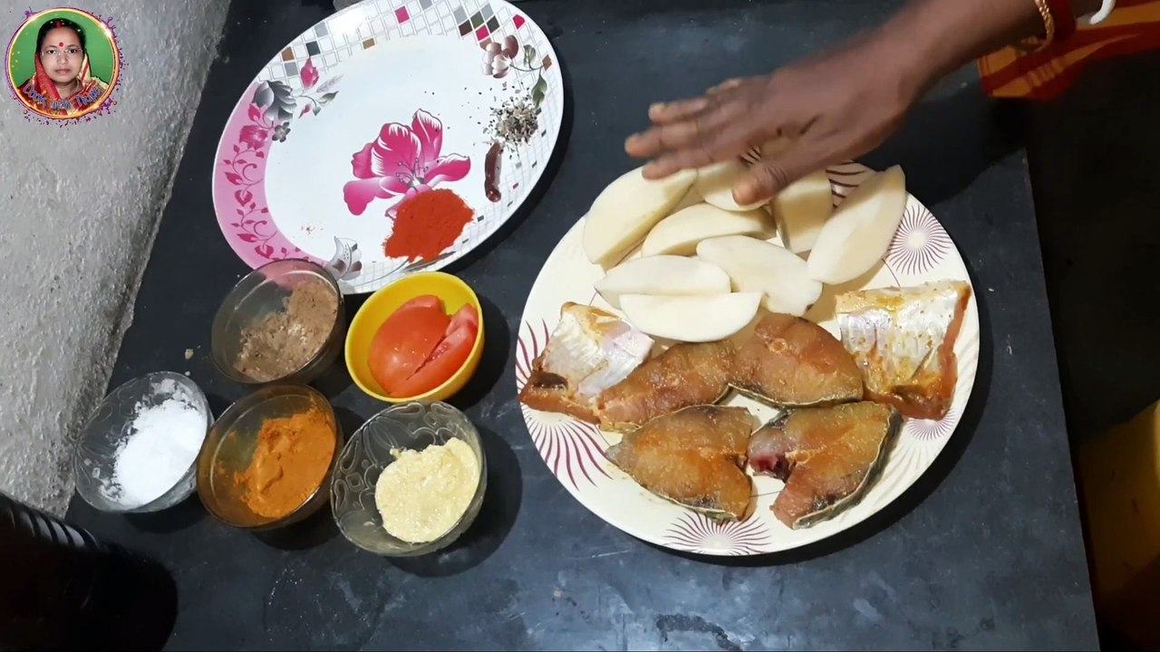 Aloo diye Katla macher jhal, Bengali fish curry recipe, Katla fish curry, mustard fish curry, easy fish curry, traditional Bengali fish dish