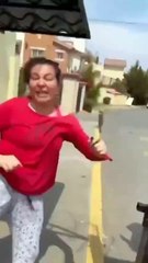 Mujer agrede salvajemente a repartidor de Rappi y lo deja sangrando (VIDEO)