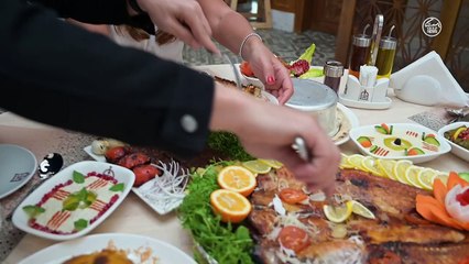 Trying Iraqi food for the first time - Masgouf, Dolma, Kababs and Tashreeb