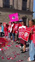 Madres buscadoras protestan en Palacio, piden atención de las autoridades