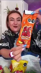 Influencer española presume los productos que Dunosusa le envió a su país