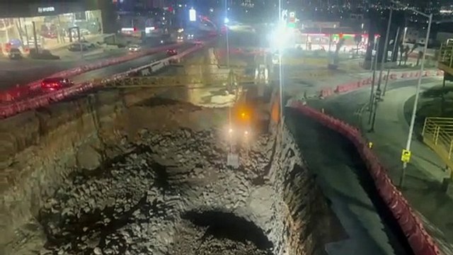 Cae carpeta asfáltica de construcción de paso a desnivel en av. Leones