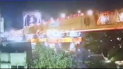 Otra más del Tren Interurbano, ahora se desploma grúa, no hay heridos