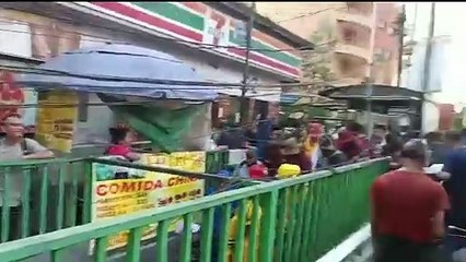 ¡Bloquean vialidades! Trabajadores de gobierno piden mejoras laborales