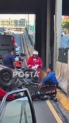 Volcadura deja un hombre herido en avenida Garza Sada