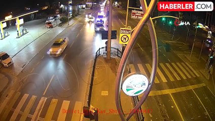 Sakarya'da Ticari Taksilerin Karıştığı Kazalar Kameralara Yansıdı