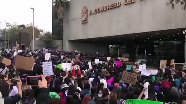 ¿Qué es el bloque negro y cuál es su relación en el movimiento feminista?