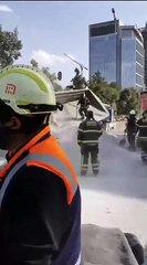Góndola de tráiler se hundió con todo y grava en pleno Circuito Interior