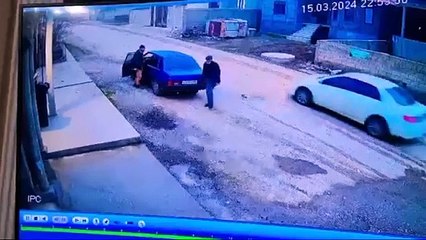 Mueren 2 hombres tras causar explosión en drenaje con colilla de cigarro (VIDEO)