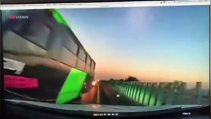 Atacan a balazos a custodios de transporte de carga en el CEM (VIDEO)