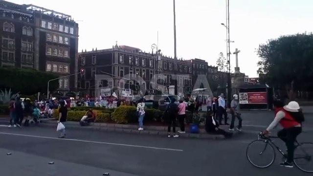 Marchan madres y padres de 43 normalistas desaparecidos en CDMX