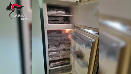 Le immagini del bed & breakfast trasformato in magazzino della droga e il frigo con 180 chili di hashish