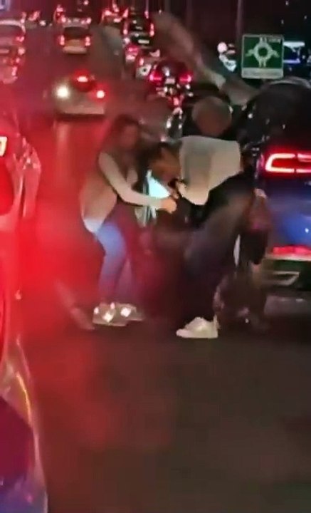 ¿Paseo de los Leones o Paseo de los Golpes?, ahora 4 mujeres pelean en avenida