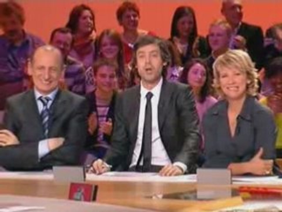Canal + / Le Petit journal Actu : 30/04/08 Sarkozy en tunisi