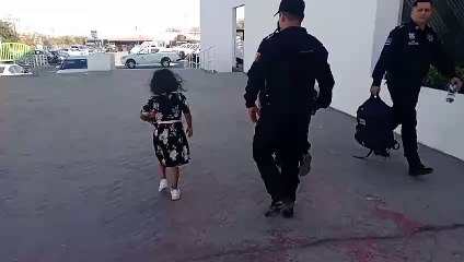 Rescatan a niña que deambulaba en calles de Escobedo