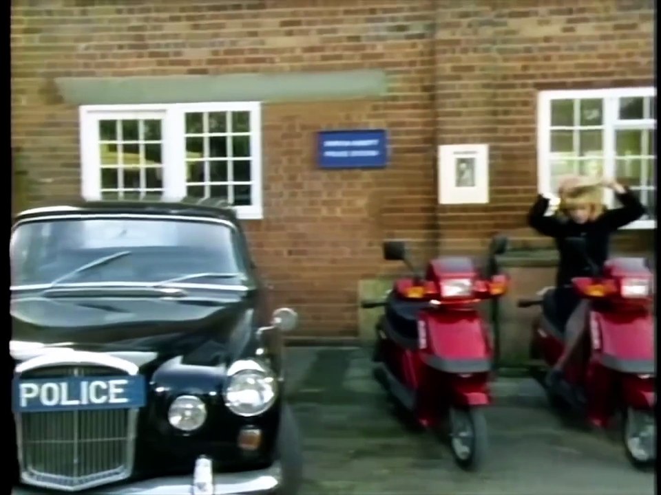 Benny Hill - The Good Guys (1989)