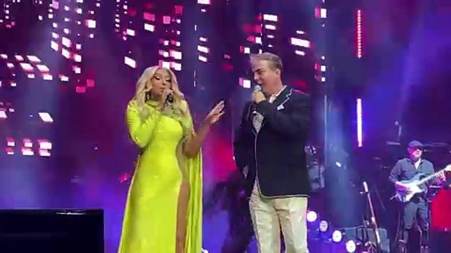 Yuri y Cristian Castro encantan al público en Auditorio Nacional