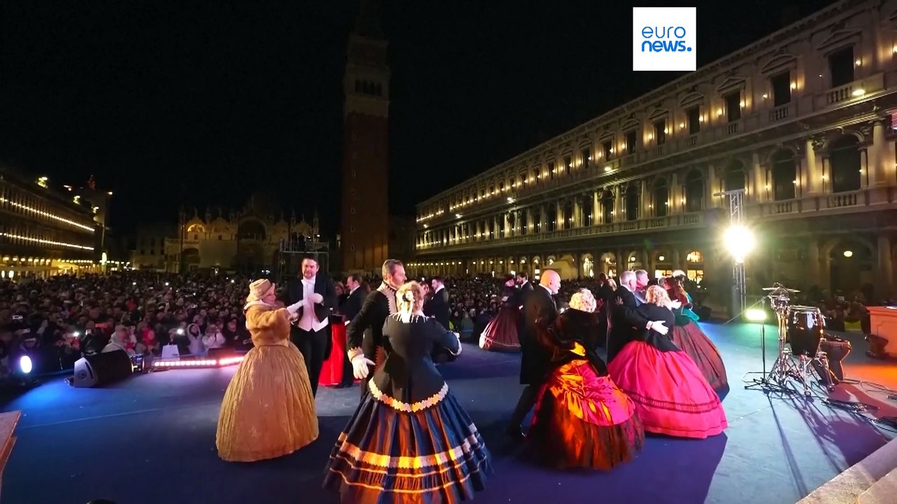 De Venise à Viareggio en passant par Rome : le carnaval bat son plein en Italie !