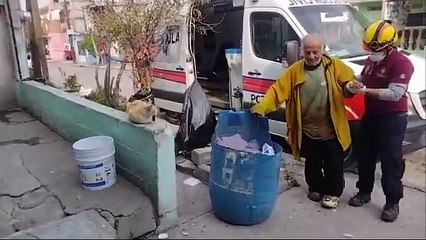 Rescata Proxpol de Escobedo a un abuelito y a su mascota que estaban abandonados