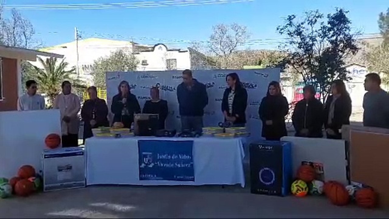 Entregan material y equipos al jardín de niños Vicente Suárez en Ramos Arizpe
