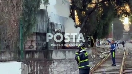 Arde bodega de residuos industriales y PET en GAM, no hay lesionados