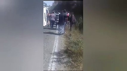 En la Naucalpan-Toluca choca combi con camioneta, hay 10 heridos (VIDEO)