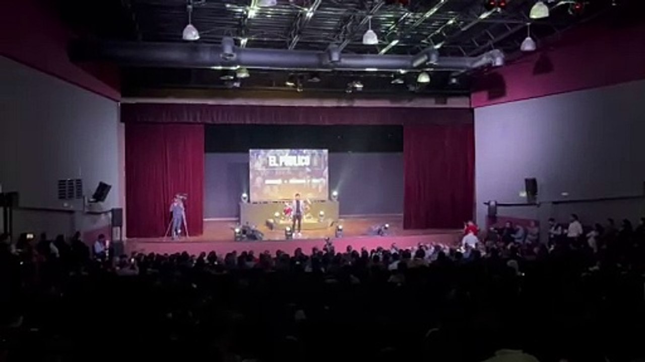 Imparten conferencia “Lidera como RockStar” a jóvenes estudiantes