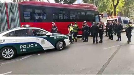 Muere peatón arrollado por unidad del Metrobús Línea 1, sobre Insurgentes