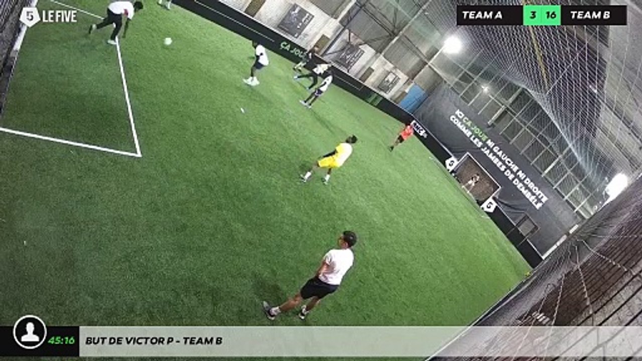 But de Victor P - Team B