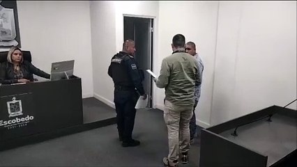 Multan a conductor con 103 mil pesos por tirar escombro en avenida Las Torres