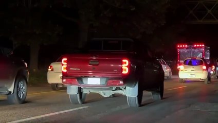 Ejecutan a 2 policías en Tabasco y queman al menos 4 autos