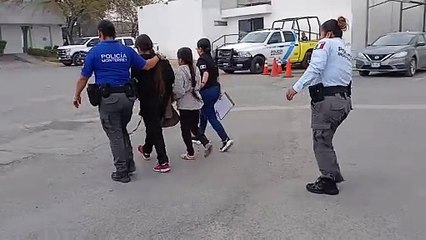 Policías de Monterrey localizan a dos hermanas extraviadas en el centro de la ciudad
