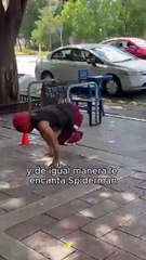 Spider-Man yucateco baila breakdance en las calles de Mérida