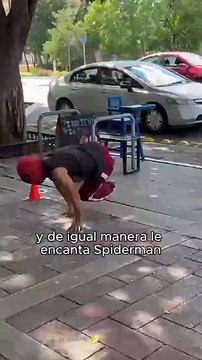 Spider-Man yucateco baila breakdance en las calles de Mérida